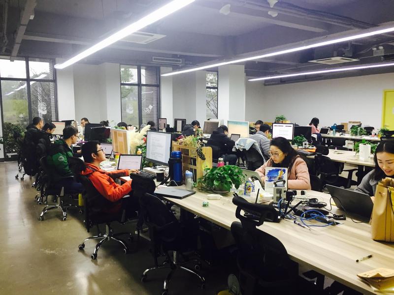 现代科技办公新体验 小电科技与北京伊电园网络科技的办公环境探秘