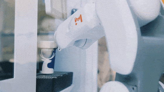 打不败的瑞幸 从暴雷到翻火，一家被咖啡耽误的设计与网络公司